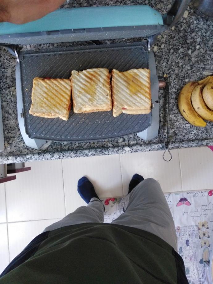 Kahvaltıda tost yemek kekoluk mudur?