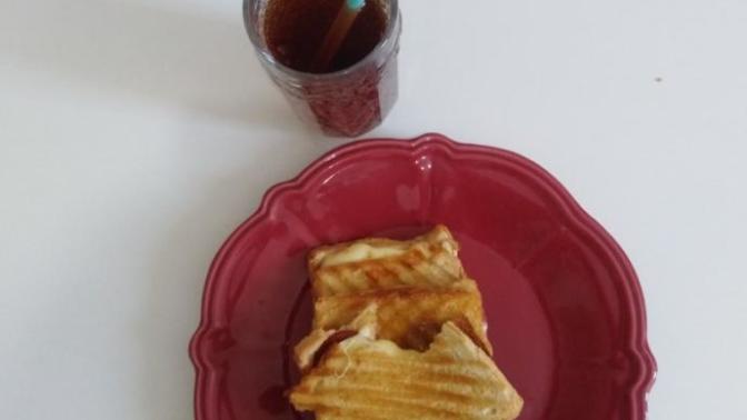 Kahvaltıda tost yemek kekoluk mudur?
