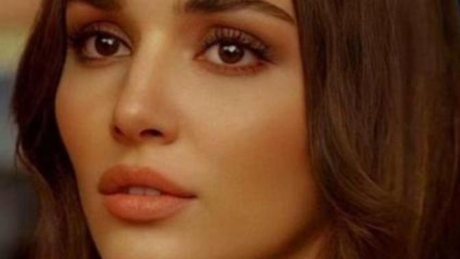 Fahriye Evcen'in gözleri mi daha büyük Hande Erçel'in mi?