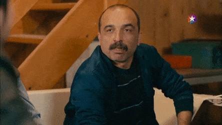 İnsanlar neden gülerken kalabalık, ağlarken yalnız oluyor?