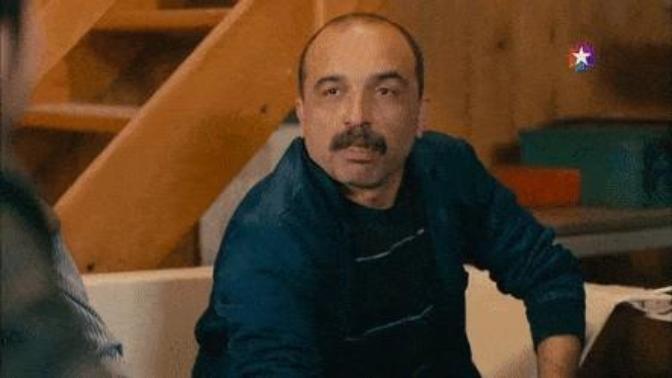 İnsanlar neden gülerken kalabalık, ağlarken yalnız oluyor?