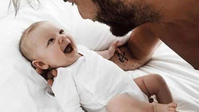 Bebekleri bakmaları i̇çin babaya emanet etmek mantıklı mı?