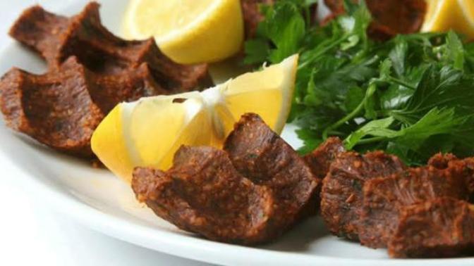 Etli çiğ köfte mi yoksa etsiz çiğ köfte mi?