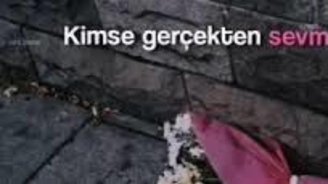 Kimse gerçekten sevmez mi kimseyi, aslında yine sevdiği içinde ki kendi duyguları mı?