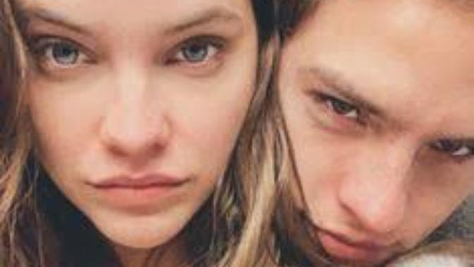 Barbara Palvin'in yüzü bi tek bana mı erkeksi geliyor?