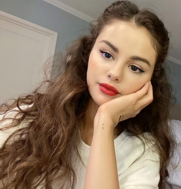 Selena çok aşırı tatlı ve güzel değil mi?