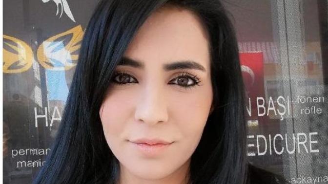 Maganda kılıklı adamlar, erik gibi kızlara ne anlatıyor da kendine aşık ediyor?