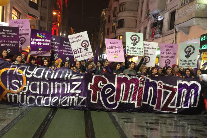 Türkiye dindarlaşıyor mu, sekülerleşiyor mu?