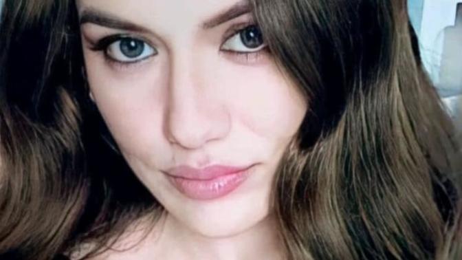 Fahriye Evcen'in güzelliği sizce kusursuz mu?