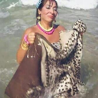Bikini giyinmek namussuzluk mudur?