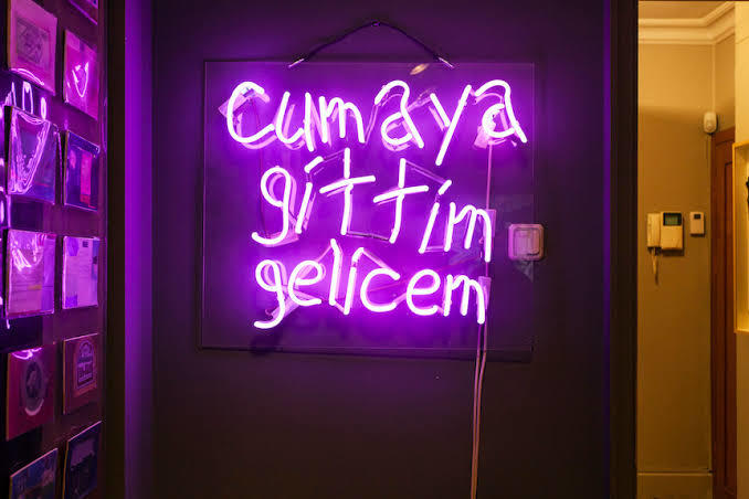Kalbinizin kapısında bir yazı asılıyor olsaydı, orada ne yazardı?