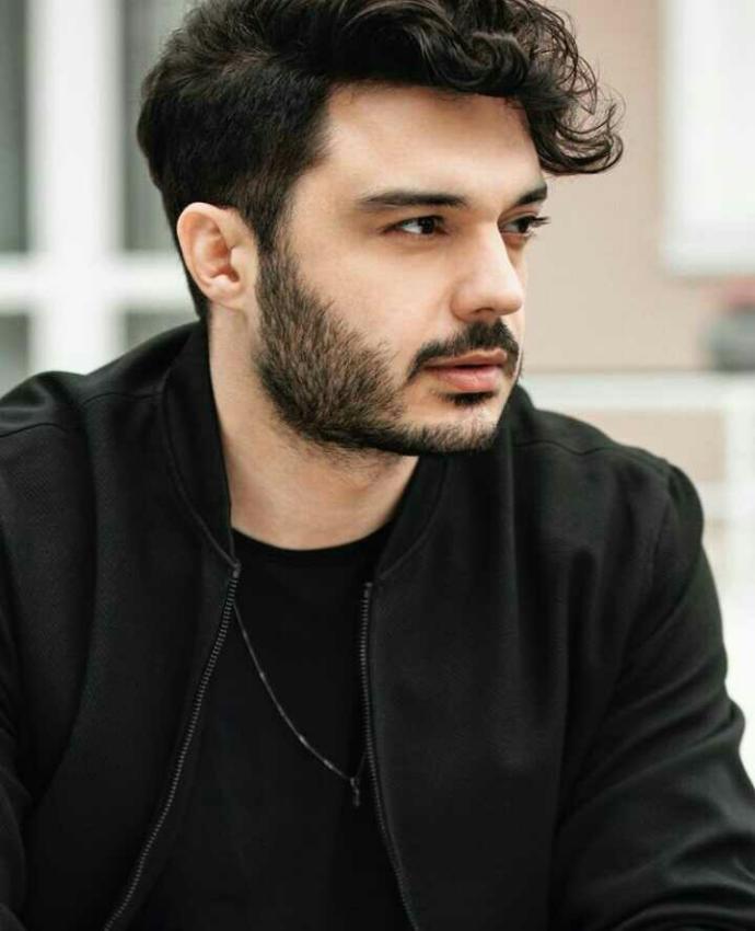 Erkekler neden tek bir kadınla yetinemez 😒 ?
