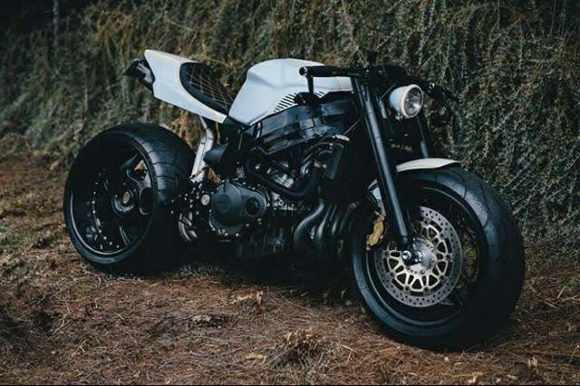 Ducati Diavel vs Ducati Panigale sizce hangi motor daha güzel?