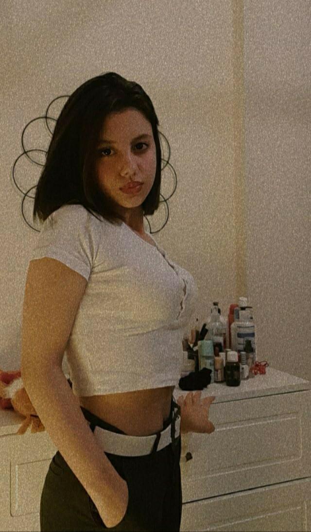 İkisi de benim sizce hangi giyim bana daha çok yakışmış?