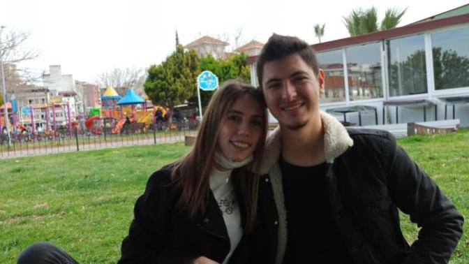 Photoshop dan anlayan diz kapağını düzeltebilecek var mı?