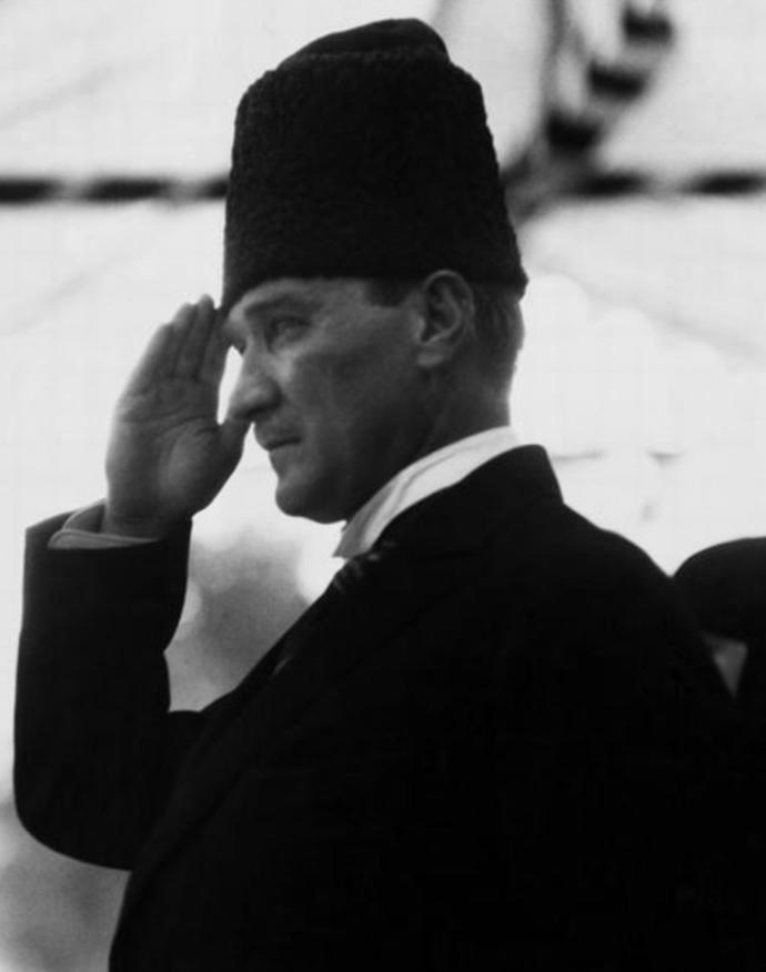 “Atam sen rahat uyu yolcusuyuz biz hürriyetin, Atam sen rahat uyu bekçisiyiz cumhuriyetin.” sen Atam Atatürk için ne söylersin?