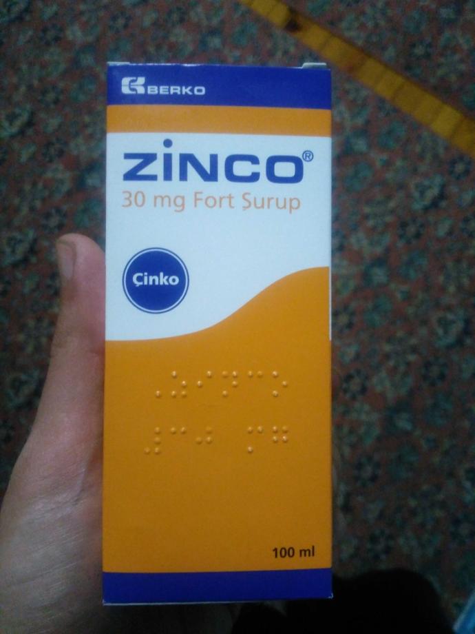 Doktor  ya da  hemşire  ya da  eczacı var mı?