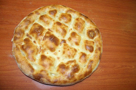 İstanbulda sade Ramazan pidesi 4 lira, susamlı yumurtalı pide 5 liradan satılacak.Tercihiniz hangi pideden yana olur?
