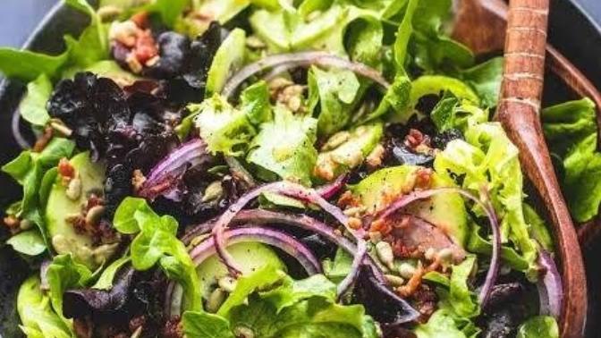 Yeşil salatada mutlaka tadını almalıyım dediğiniz sebze, ot, baharatlar nelerdir?