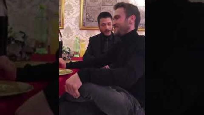 Aras Bulut İynemli eğlenceli çekim dakikalarını paylaştı. Aras Bulut İynemli'nin oyunculuğunu beğeniyor musunuz?