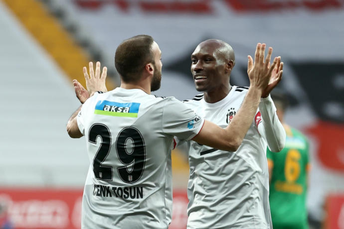 Beşiktaş, Alanyasporu 3-0 yenerek şampiyonluk yolunda kritik bir 3 puan aldı! Maçı nasıl buldunuz?