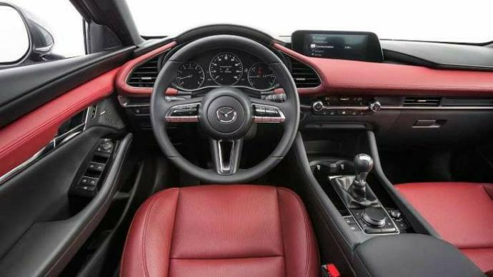 BMW 1 serisi kullanışlı mı, memnun kalır mıyım?