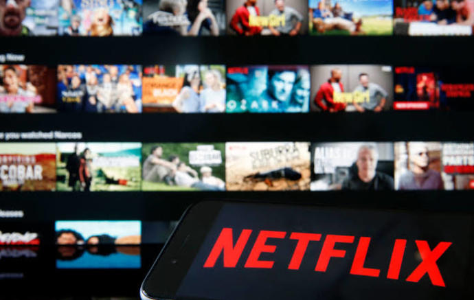 Netflix sevilen dizilerin yeni sezonunu çekmek yerine neden sürekli farklı dizi çıkarmaya çalışıyor?