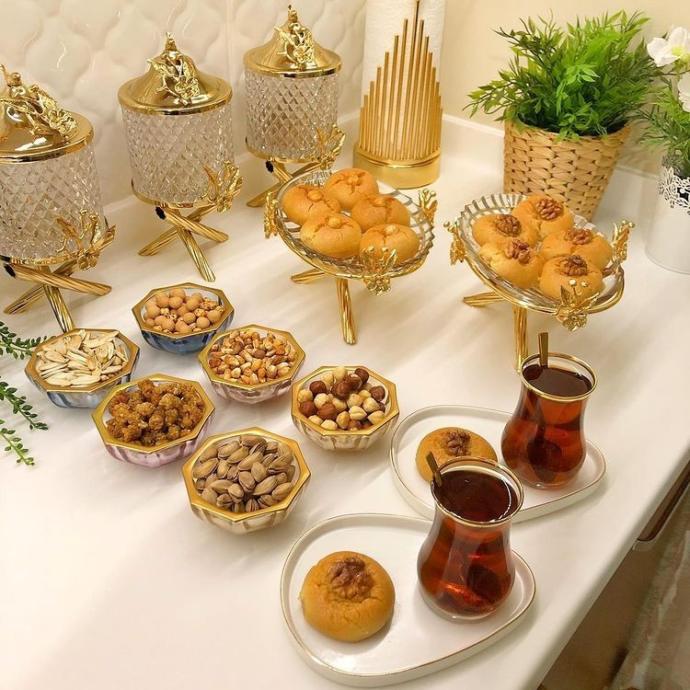 SİZ AKŞAM ÇAYIN YANINADA NE YER NE İÇERSİNİZ?