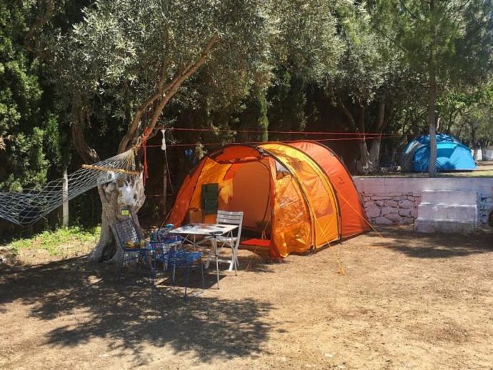 Ege bölgesinin en i̇yi çadır / karavan kamp alanları hangileri?
