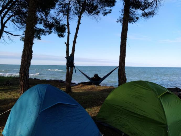 Elleri buruşana kadar denizde kalmak isteyenler buraya! 🌊 Yaza dair favorileriniz neler?