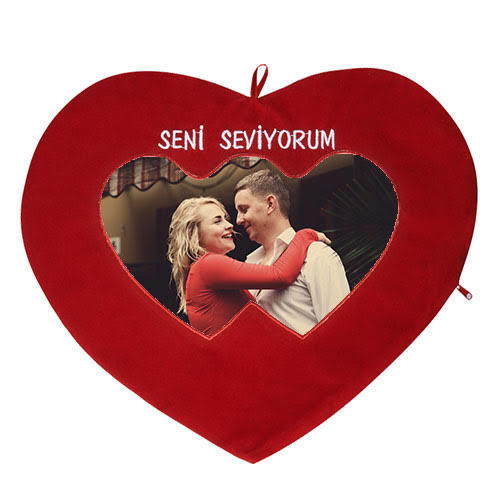 Birine seni seviyorum deyip aslında sevmediğin oldu mu?