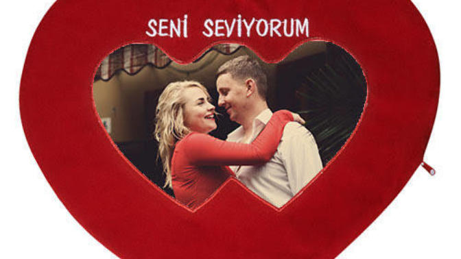 Birine seni seviyorum deyip aslında sevmediğin oldu mu?