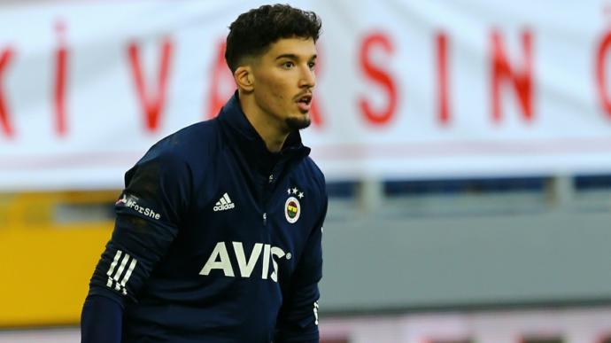 Fenerbahçe nin hangi oyuncusu daha yakışıklı?
