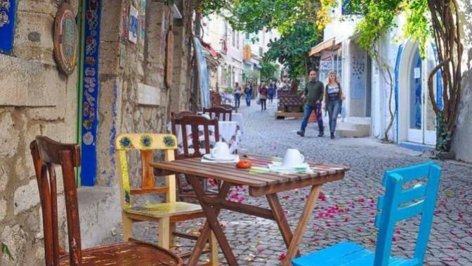 Yurt dışından gelecek birine Türkiye'nin neresinde tatil yapmasını önerirsiniz?