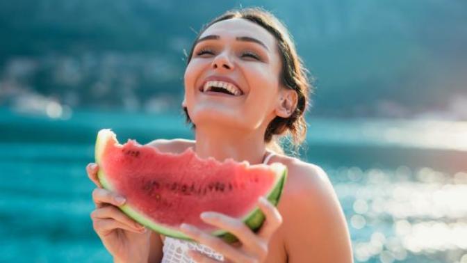 Karpuz sezonu yolda. Sevgilim gibi kelek çıkmaması için karpuzu nasıl seçmeliyim?