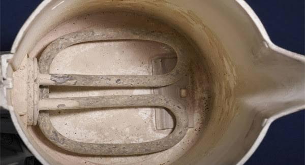 Kettle aldım fakat yanlışlıkla içinde şu olmadan çalıştırdım ve ısıtma yeri kireçlendi,  nasıl çıkar bu?