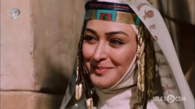 Hazreti Yusuf dizisindeki şu kadın çok güzel değil mi? Buna benzeyen kapalı bir kız yok mu?