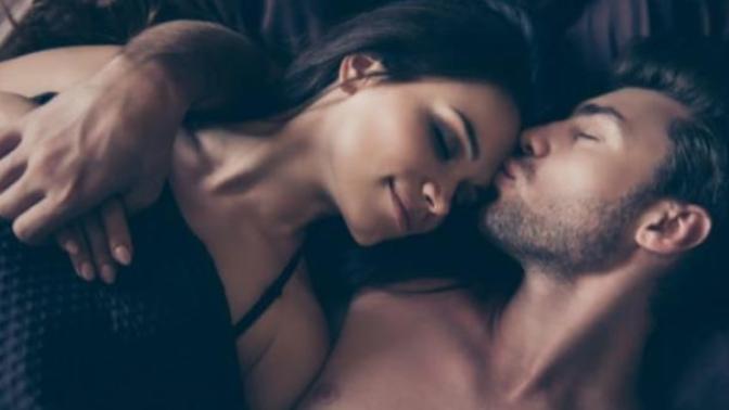 Çok seksi ve çekici geldiği için sevmediğiniz biriyle sevgili olur musunuz?