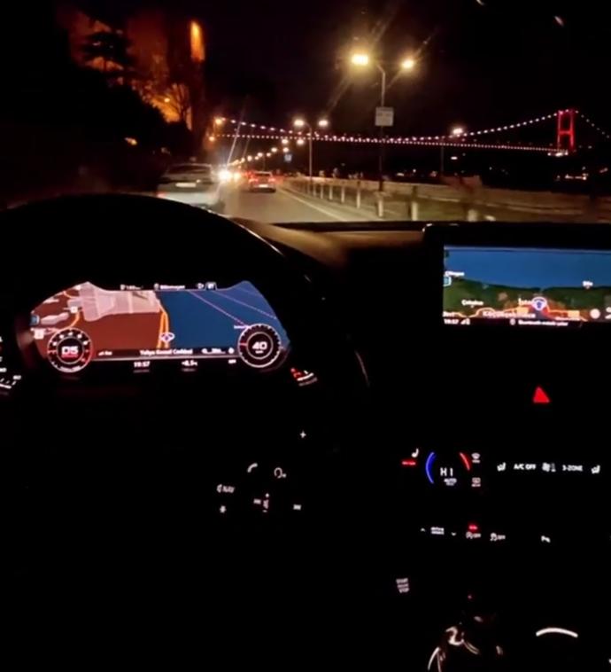 Gece gökyüzü görüntüleri atar mısınız?