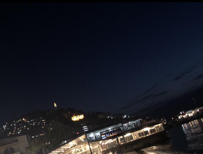 Gece gökyüzü görüntüleri atar mısınız?