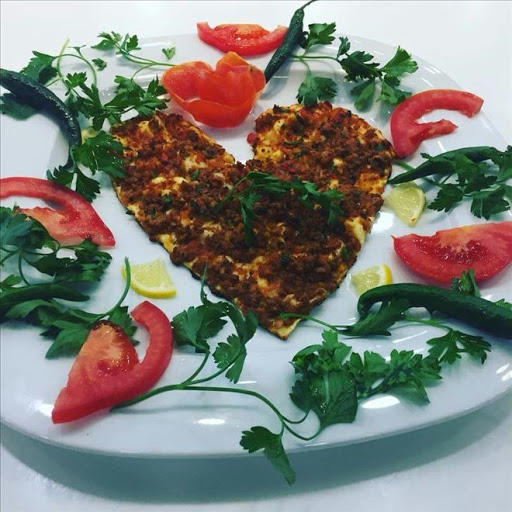 Sevgiliniz size iftar vakti hediye olarak lahmacun gönderse ne tepki verirsiniz?