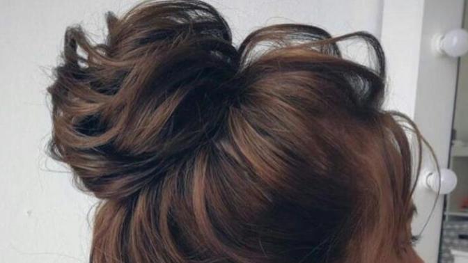 Dağınık topuz saç modeli size yakışır mı?