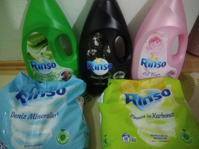 Siyah renkli kıyafetlerinize özel deterjan kullanıyor musunuz yoksa renkliler için çamaşır deterjanlarından mı kullanıyorsunuz?