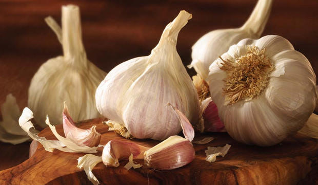 Yumurtalı patatesi, sarımsaklı yoğurtla yiyen var mı?