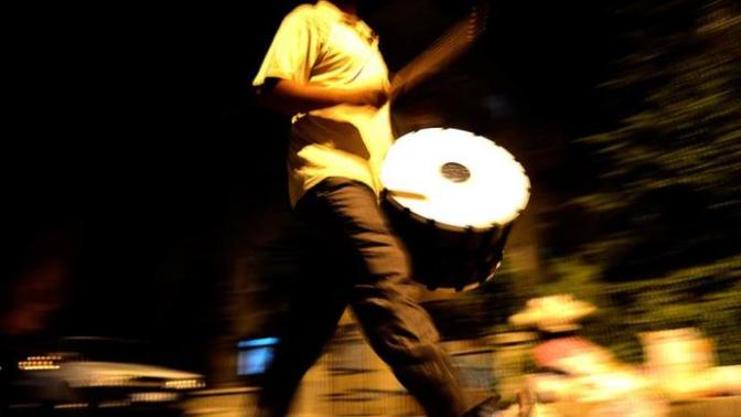 Sevgilim Ramazan davulcusu, gece kapına geleceğim diyor. Ne yapacağım?