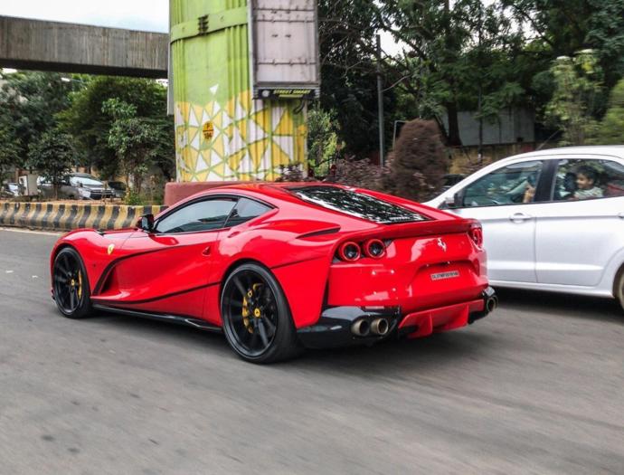 812 Superfast Arkası