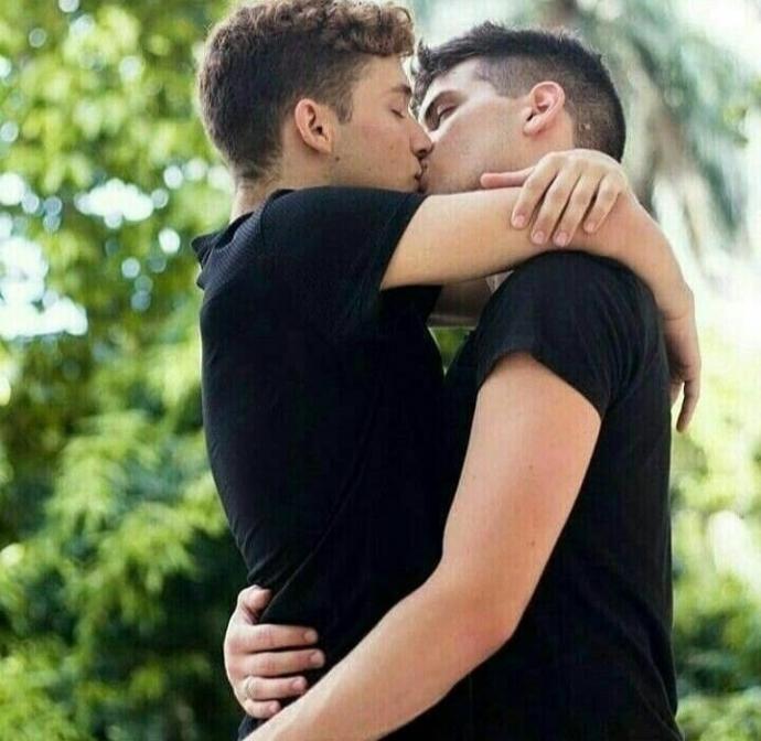 Her 4 erkekten biri Gay mış sizce bu bilgi doğru mudur?