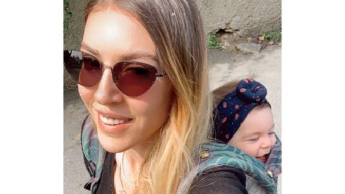 Sinem Kobal, kızı Lalin'i paylaştı. Sizce annesine mi yoksa babasına mı benziyor?