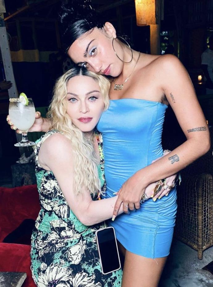 Madonnanın kızı Lola attığı koltukaltı paylaşımıyla takipçilerini soldurdu! Koltukaltı almama akımına bakış açınız nedir?