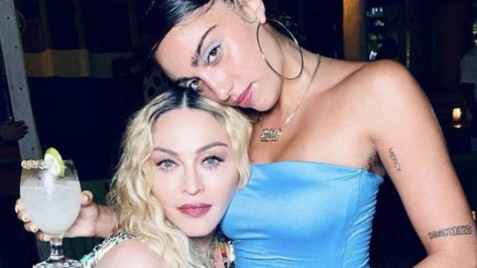 Madonna'nın kızı Lola attığı koltukaltı paylaşımıyla takipçilerini soldurdu! Koltukaltı almama akımına bakış açınız nedir?